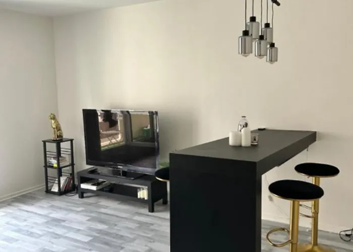 Appartement 85M2 La Defense, Free Parking,Balcony