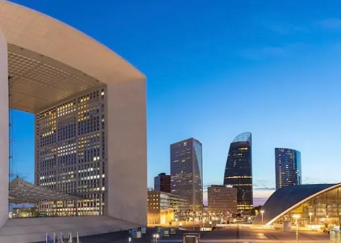 Appartement 85M2 La Defense, Free Parking,Balcony