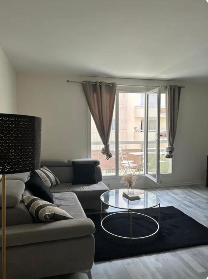 85m2 La Defense, Free Parking,balcony Apartment *